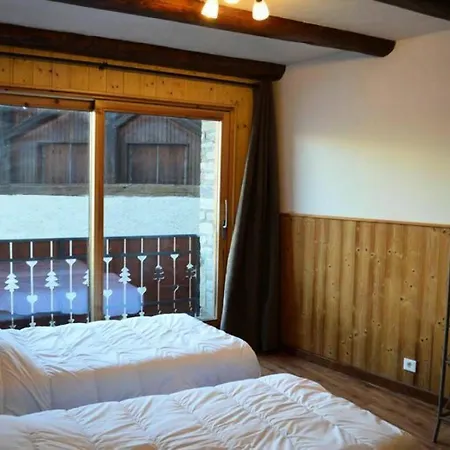 8 Pieces A Montalbert - 8 Pieces 16 Personnes Mae-3784